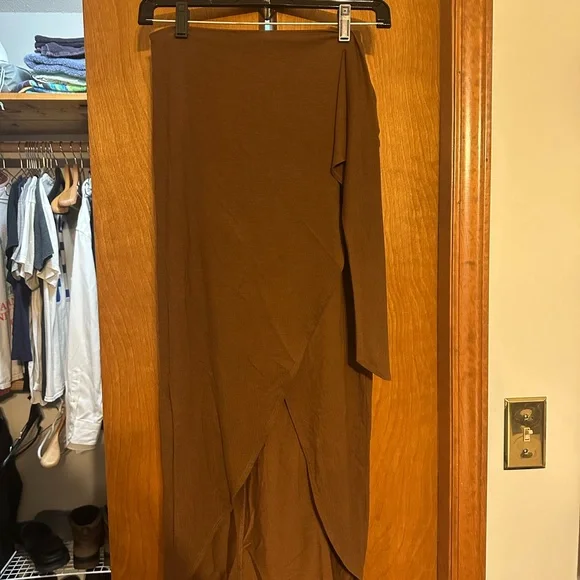 Reformation Tessa Knit Two Piece in Chestnut - Picture 4 of 6